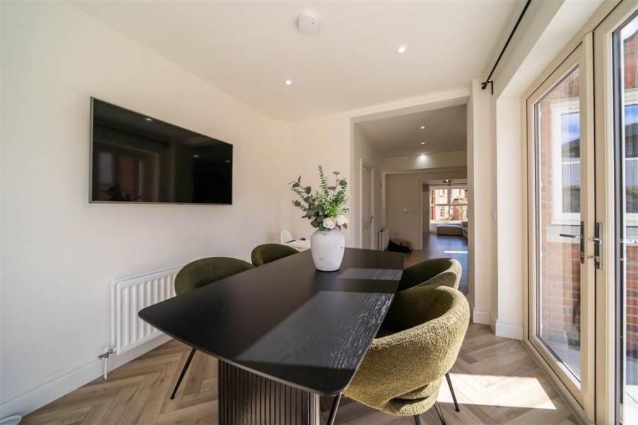 23 Helens Wood Crescent
