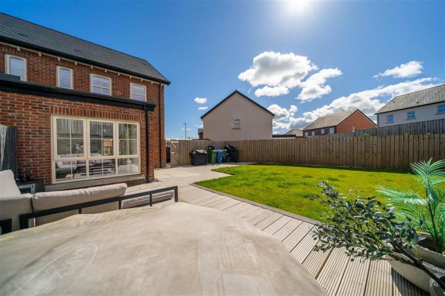 23 Helens Wood Crescent