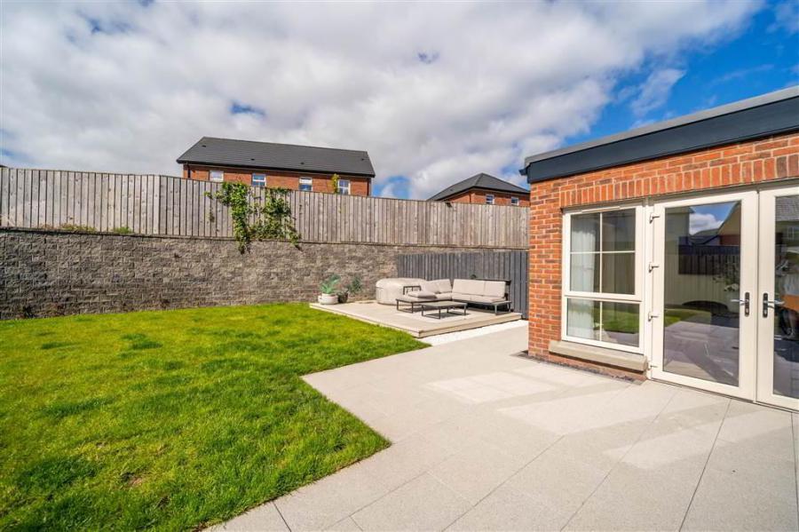 23 Helens Wood Crescent