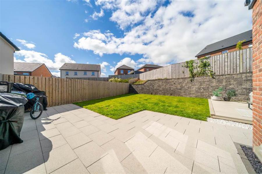 23 Helens Wood Crescent