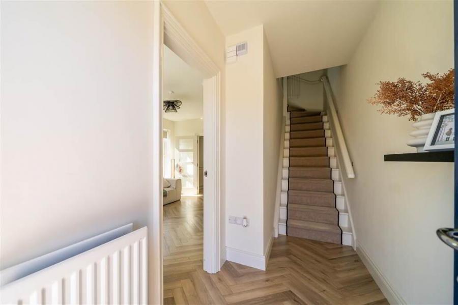 23 Helens Wood Crescent