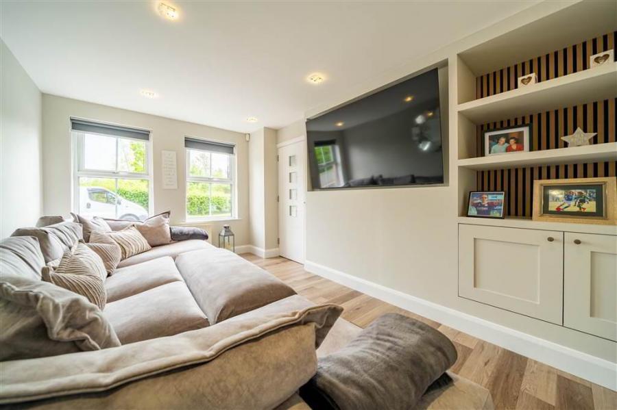 27 Cornmill Avenue