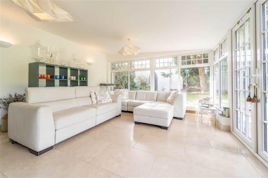 Belvedere Lodge, 53 High Bangor Road