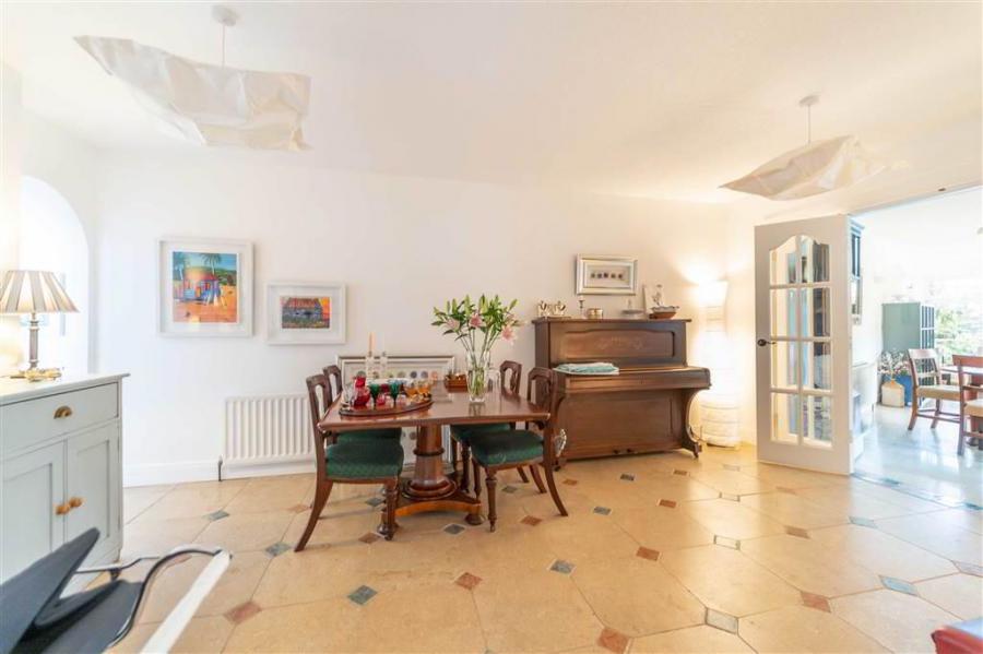 Belvedere Lodge, 53 High Bangor Road