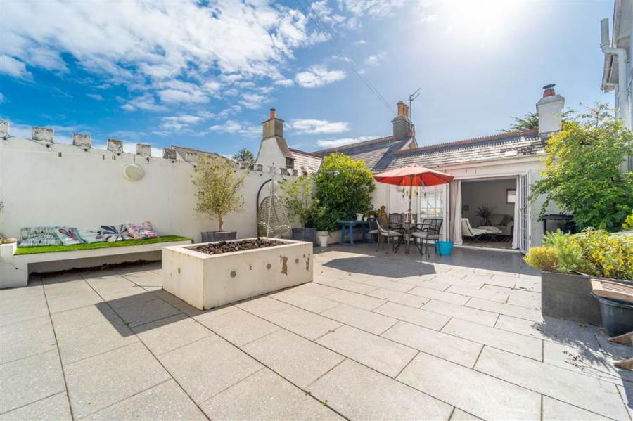 Belvedere Lodge, 53 High Bangor Road