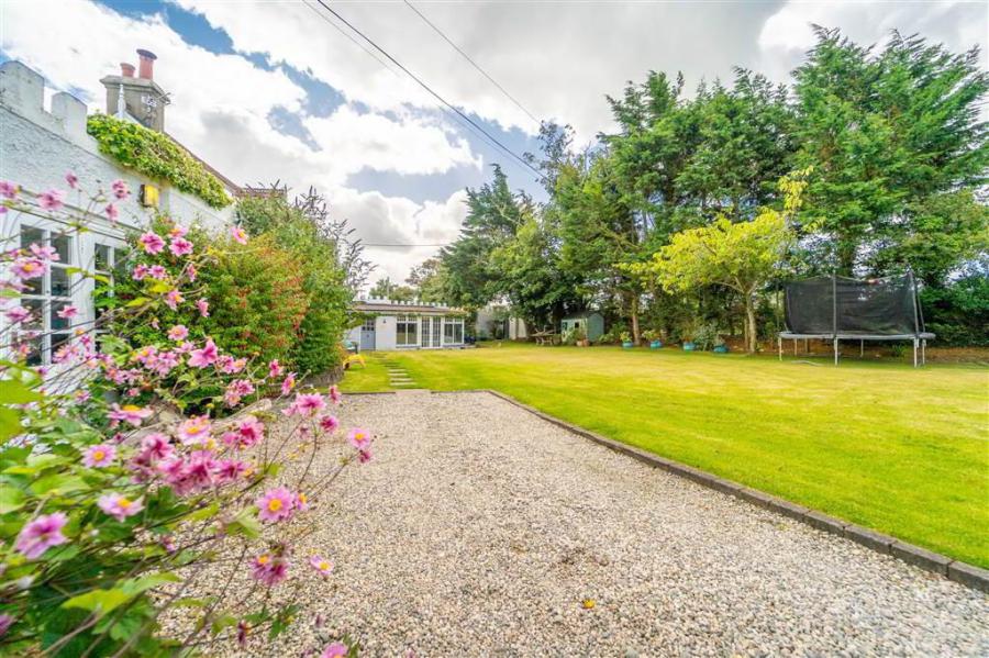 Belvedere Lodge, 53 High Bangor Road