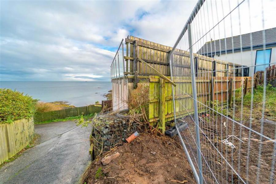 8 Andrews Shorefield