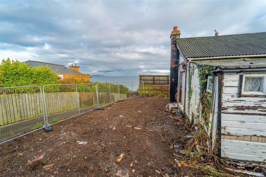 8 Andrews Shorefield