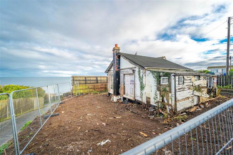 8 Andrews Shorefield