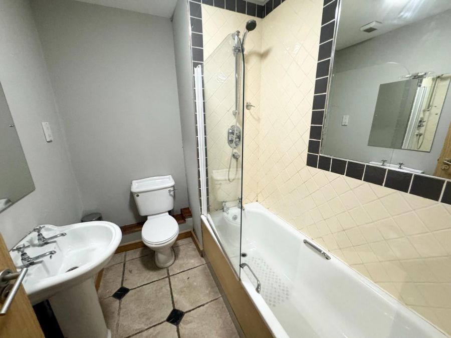 401, College Place Strand Road