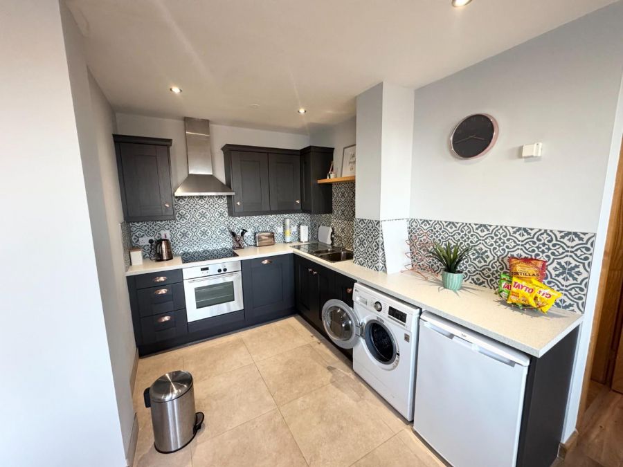 404 College Place, 110 Strand Road