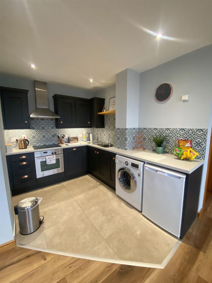 404 College Place, 110 Strand Road