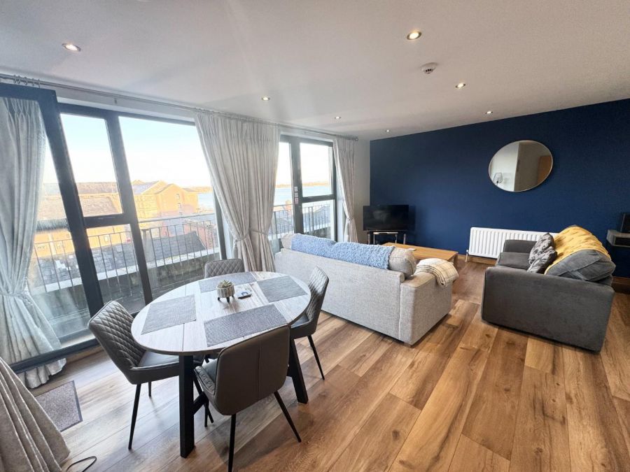 404 College Place, 110 Strand Road