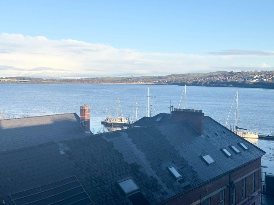 404 College Place, 110 Strand Road