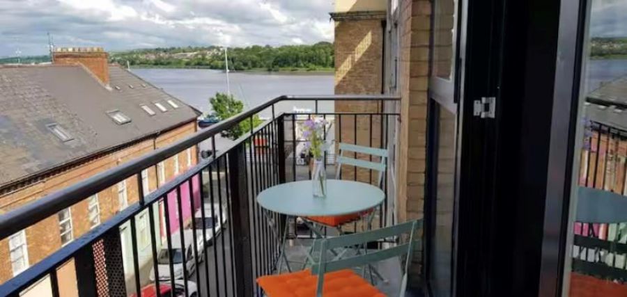 304 College Place, 110 Strand Road