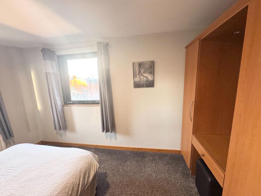 304 College Place, 110 Strand Road