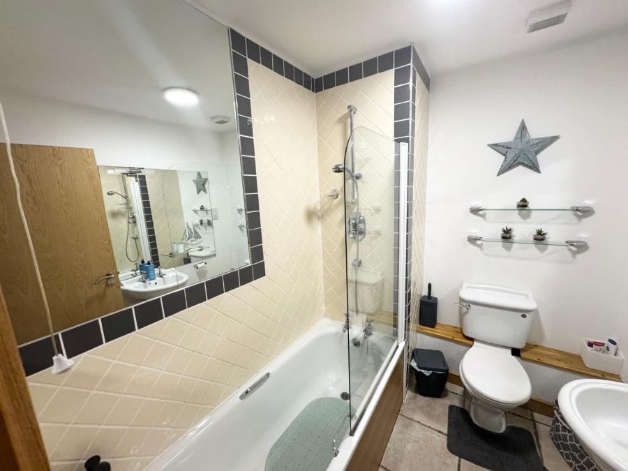 304 College Place, 110 Strand Road