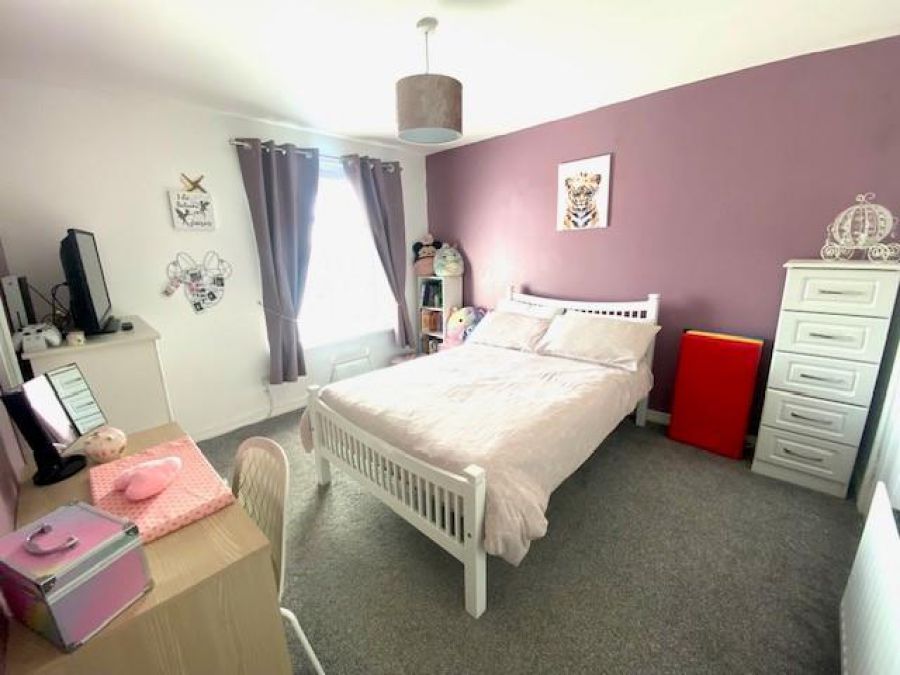 14 Drumlaheen Crescent