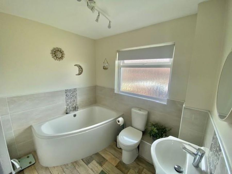 14 Drumlaheen Crescent