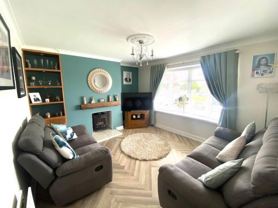 14 Drumlaheen Crescent