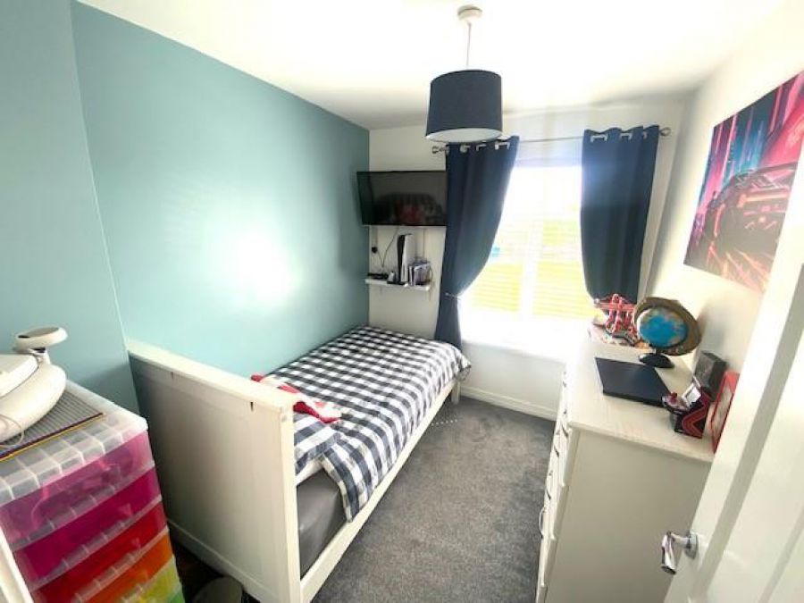 14 Drumlaheen Crescent