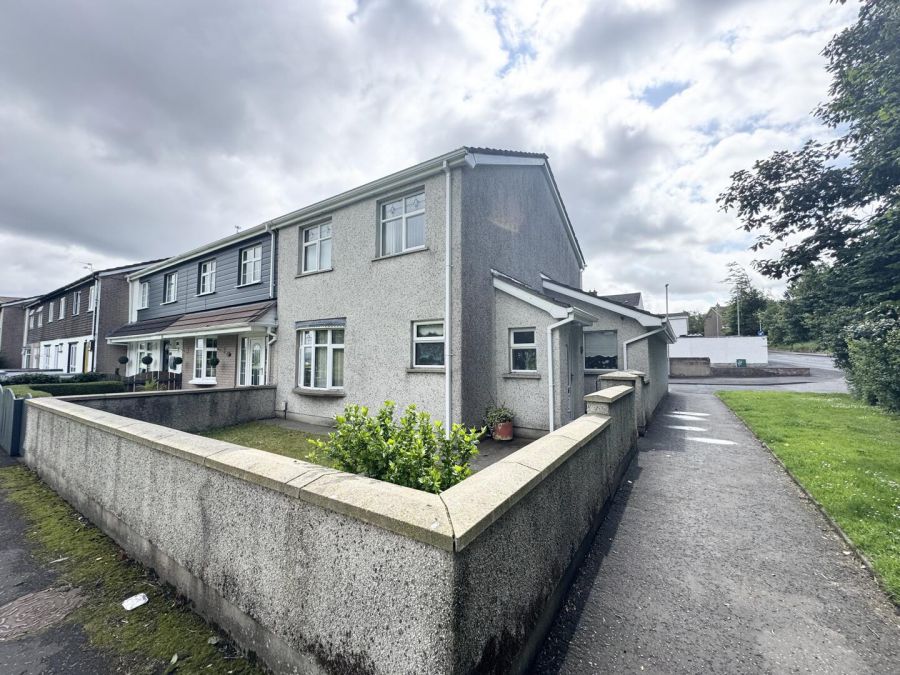 1 Meadow View Crescent