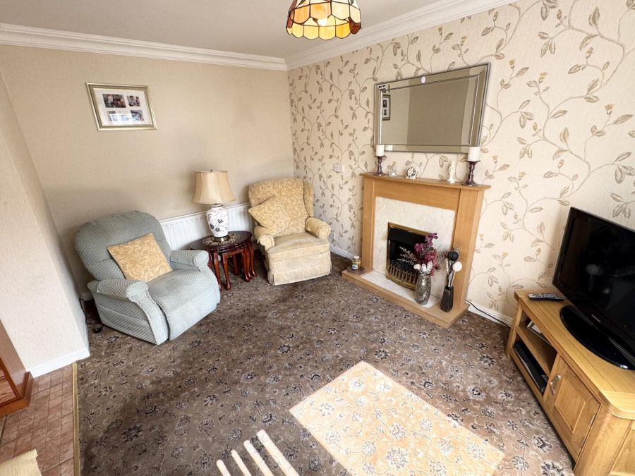 1 Meadow View Crescent