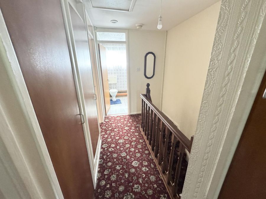 1 Meadow View Crescent