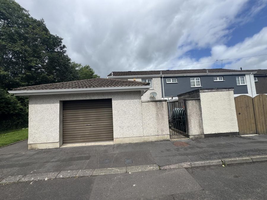 1 Meadow View Crescent