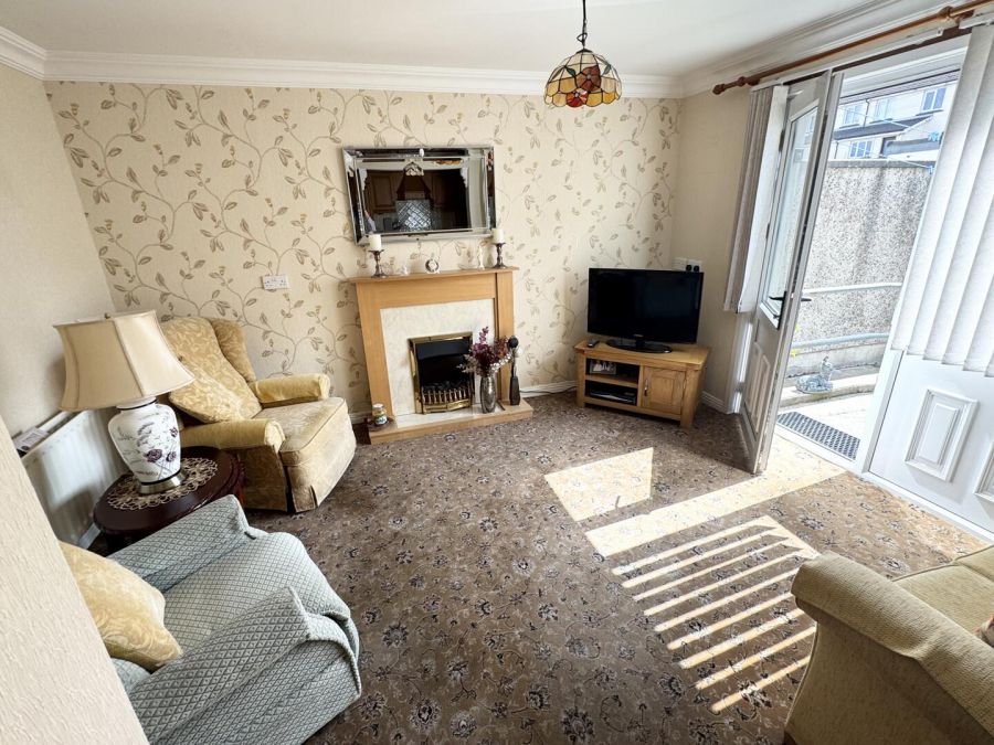 1 Meadow View Crescent