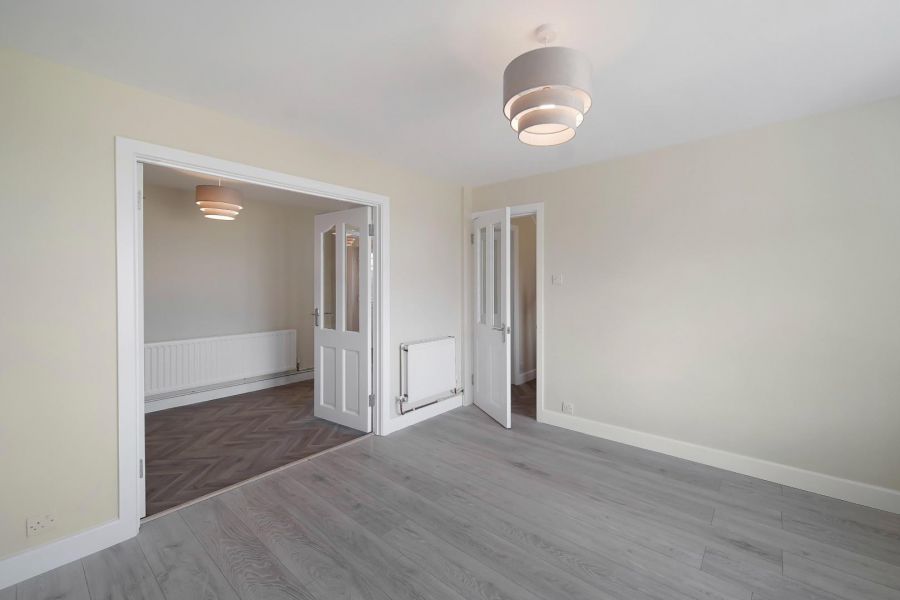 17 Rathmore Crescent