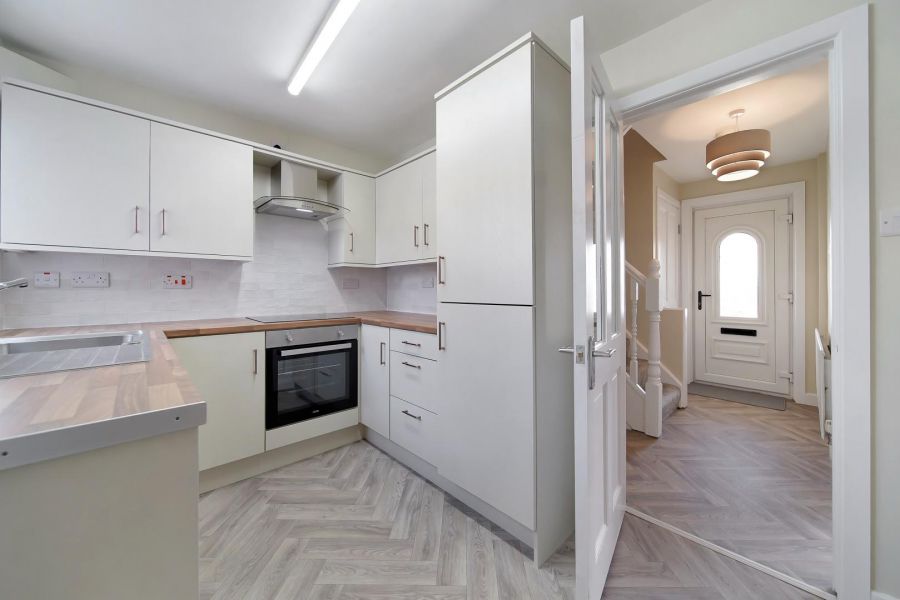 17 Rathmore Crescent