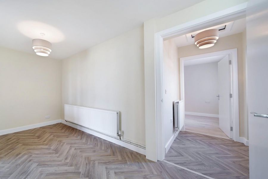 17 Rathmore Crescent