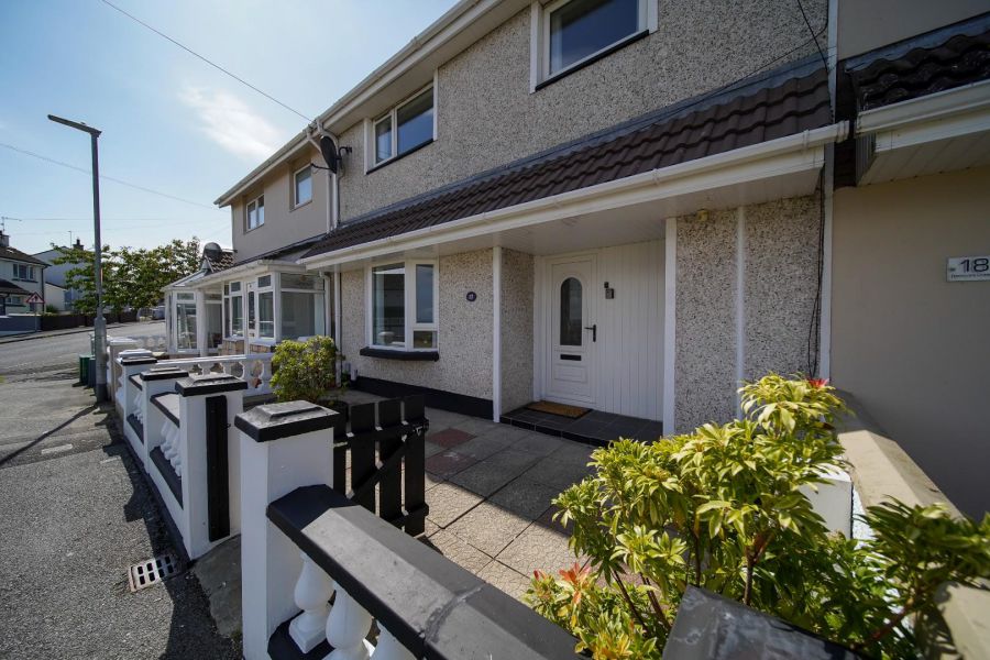 17 Rathmore Crescent