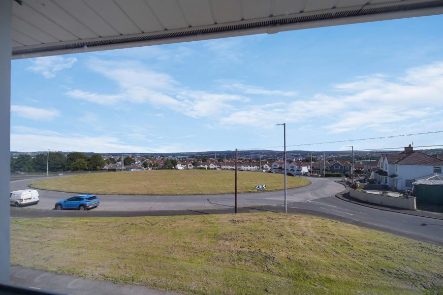 17 Rathmore Crescent