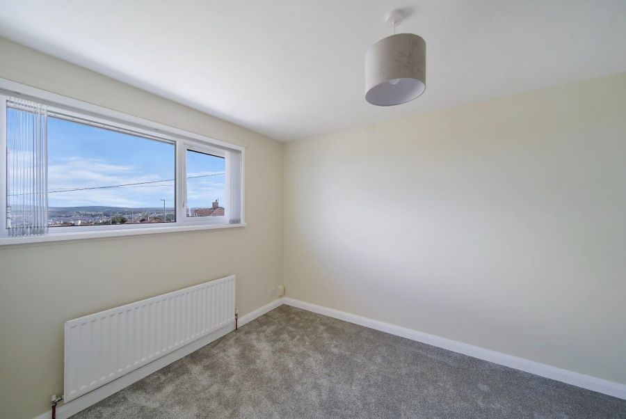 17 Rathmore Crescent