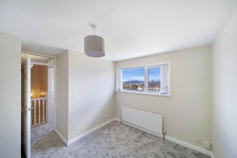 17 Rathmore Crescent