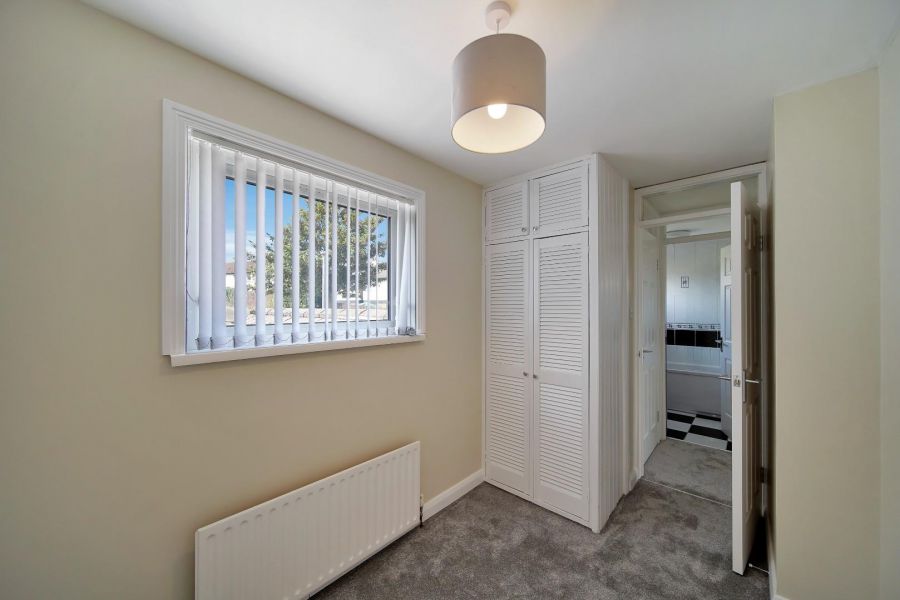 17 Rathmore Crescent