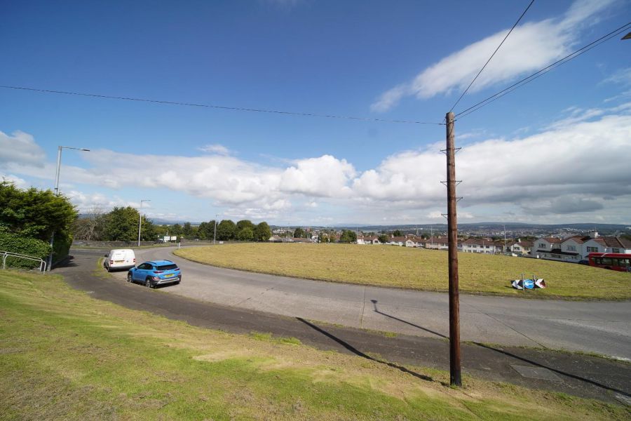 17 Rathmore Crescent