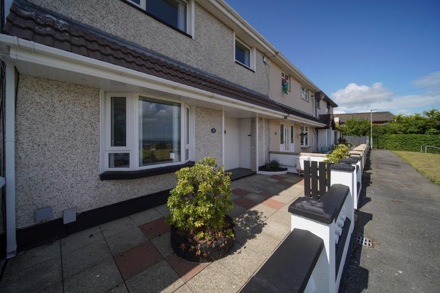 17 Rathmore Crescent