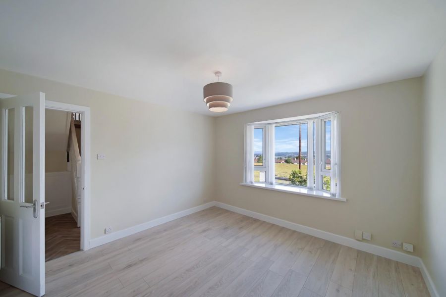 17 Rathmore Crescent