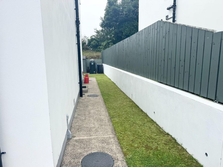 29 Tullyardan Square