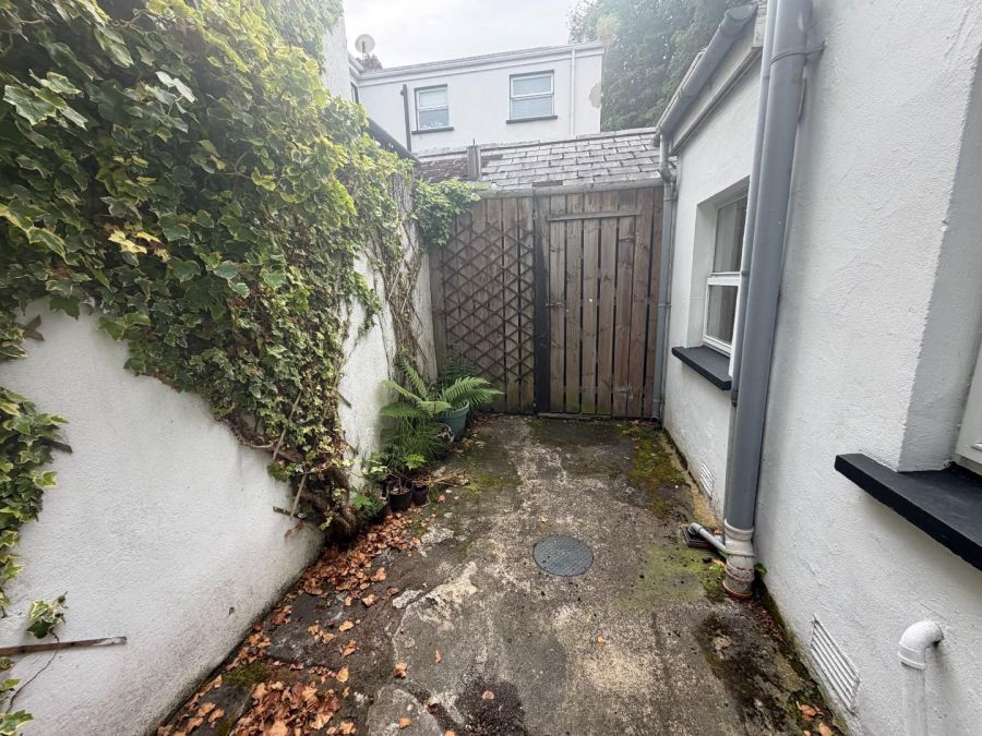14 Benvarden Avenue