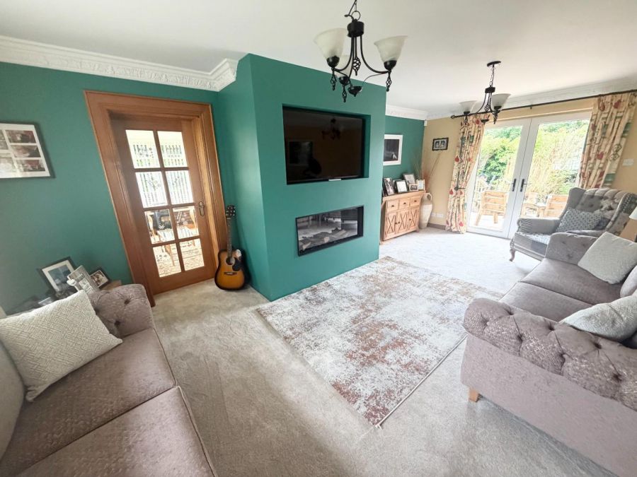 8 Walworth Park