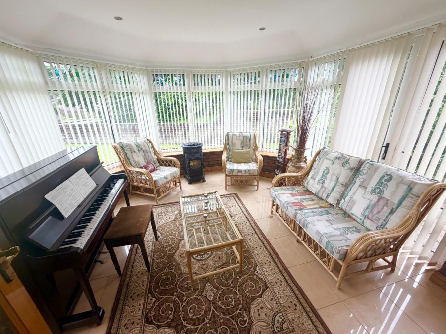 8 Walworth Park