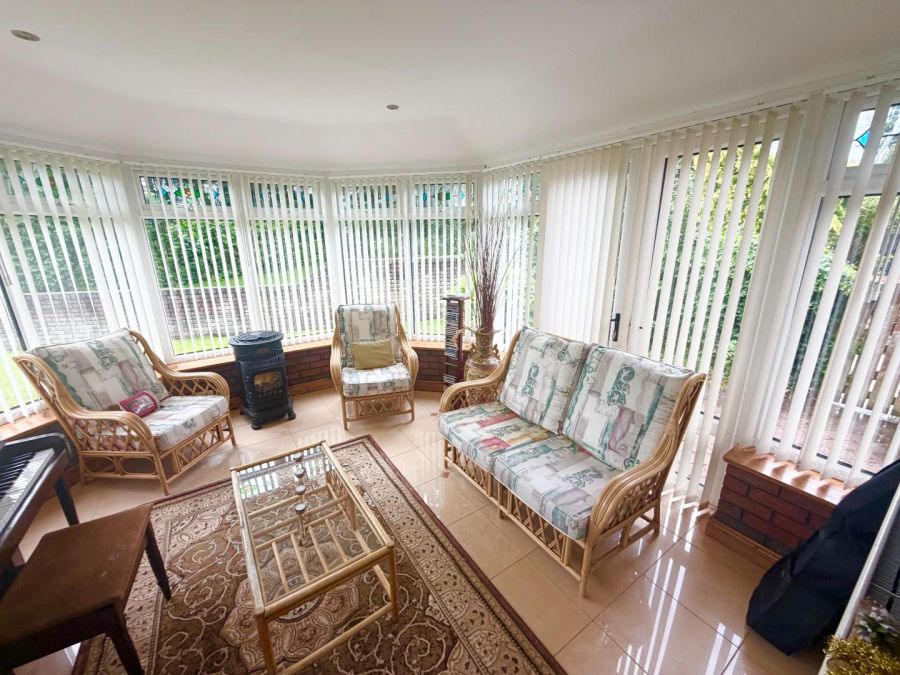 8 Walworth Park