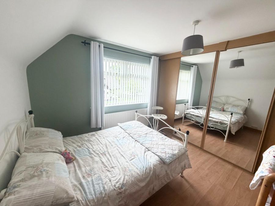 8 Walworth Park