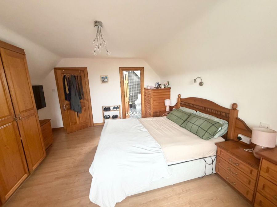 8 Walworth Park