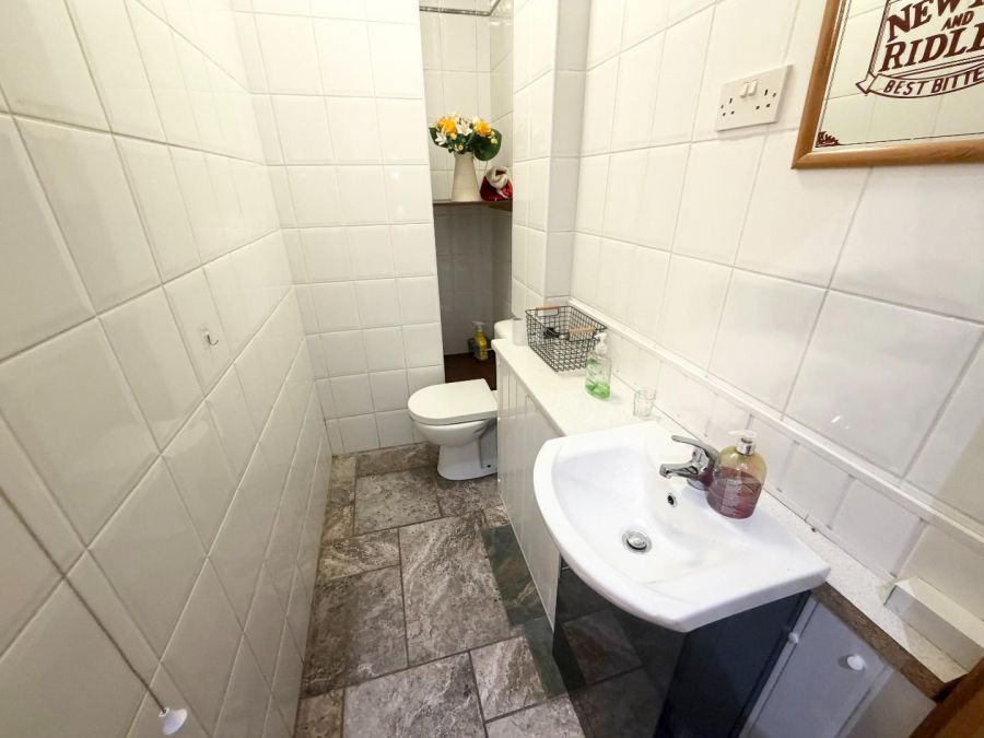 8 Walworth Park
