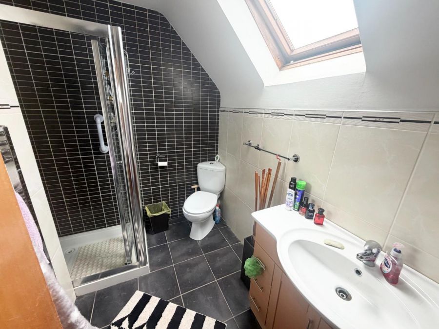 8 Walworth Park